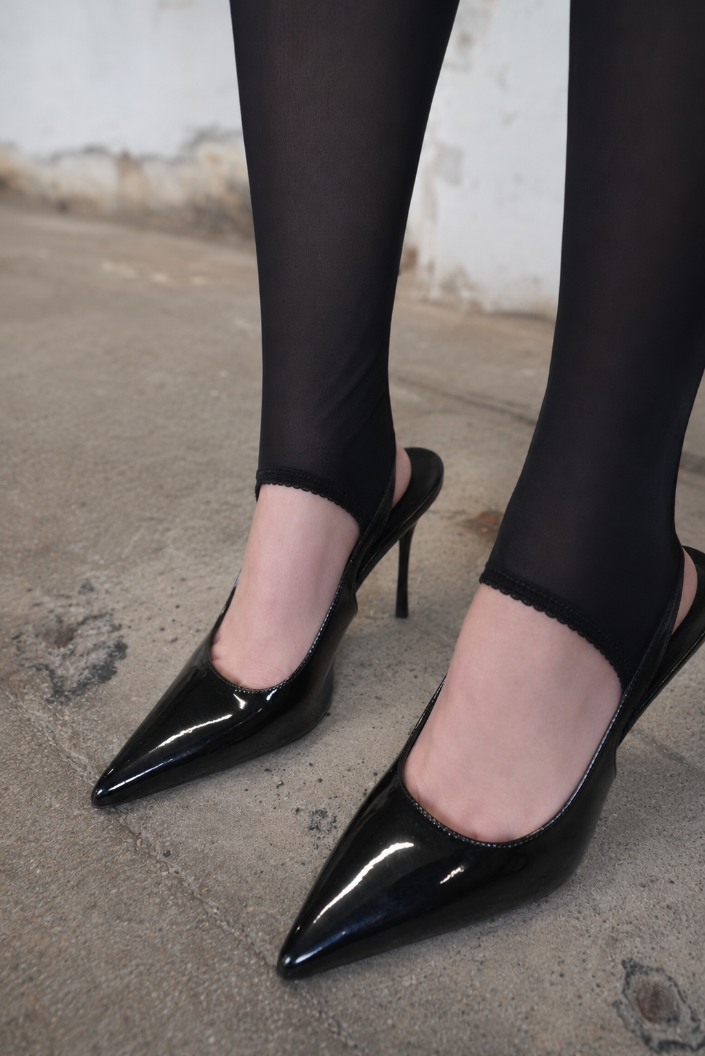 Bare Mesh Stirrup Leggings | Black