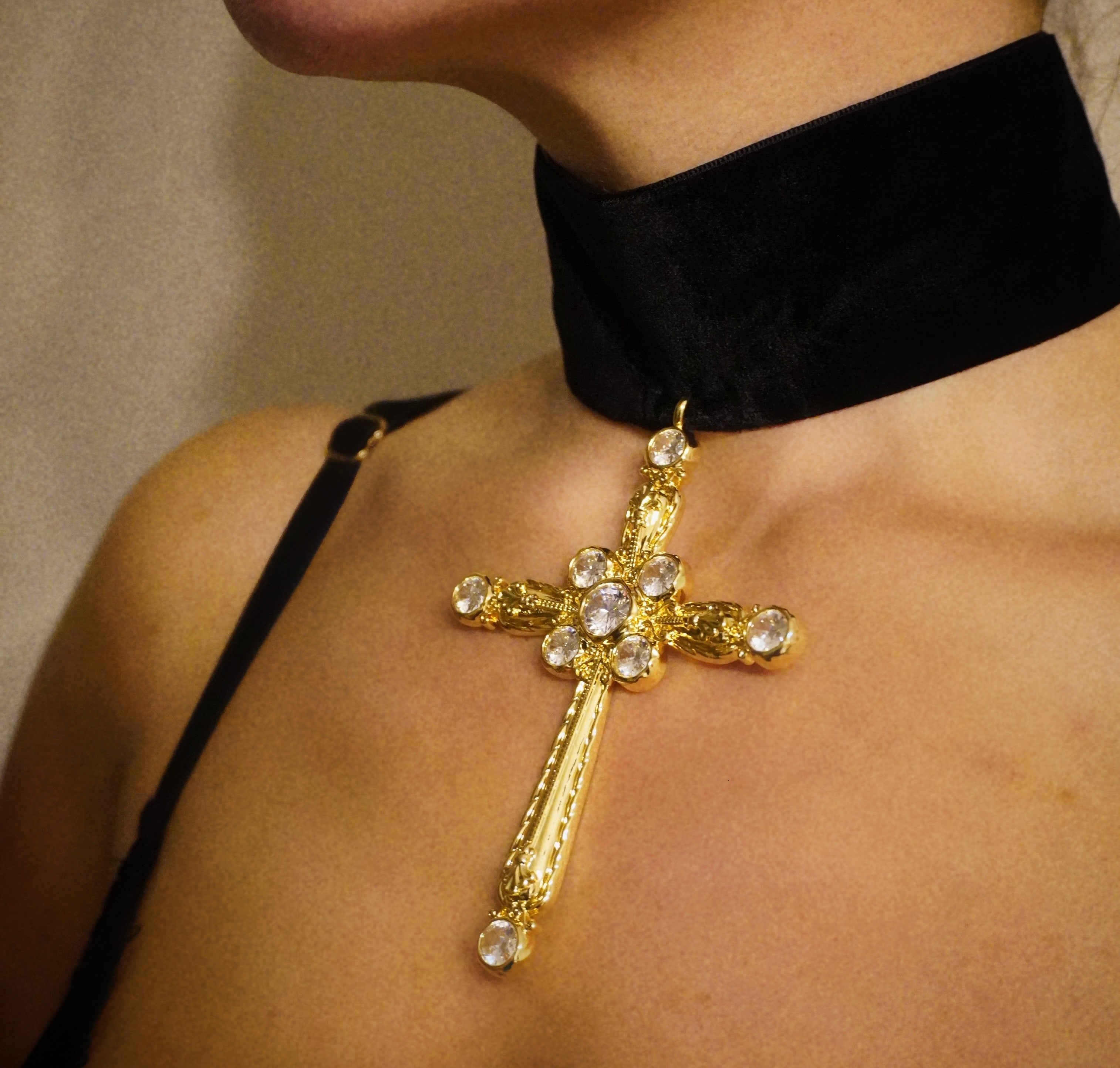 Saint Cross Choker