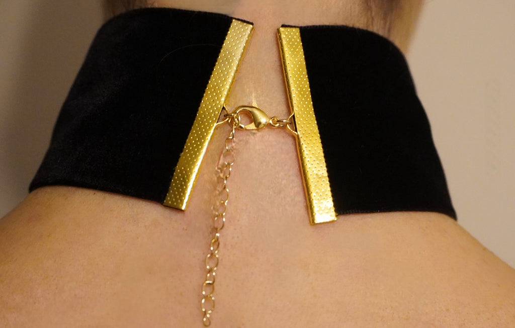 Saint Cross Choker