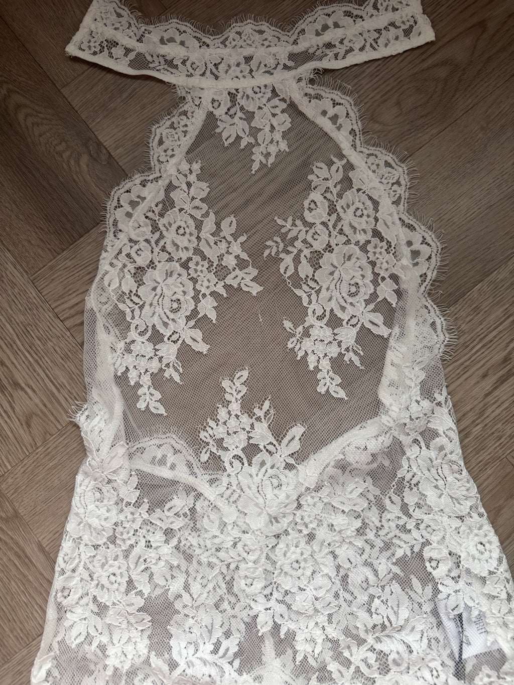 La Femme Sleeveless White Lace Blouse (Defected)